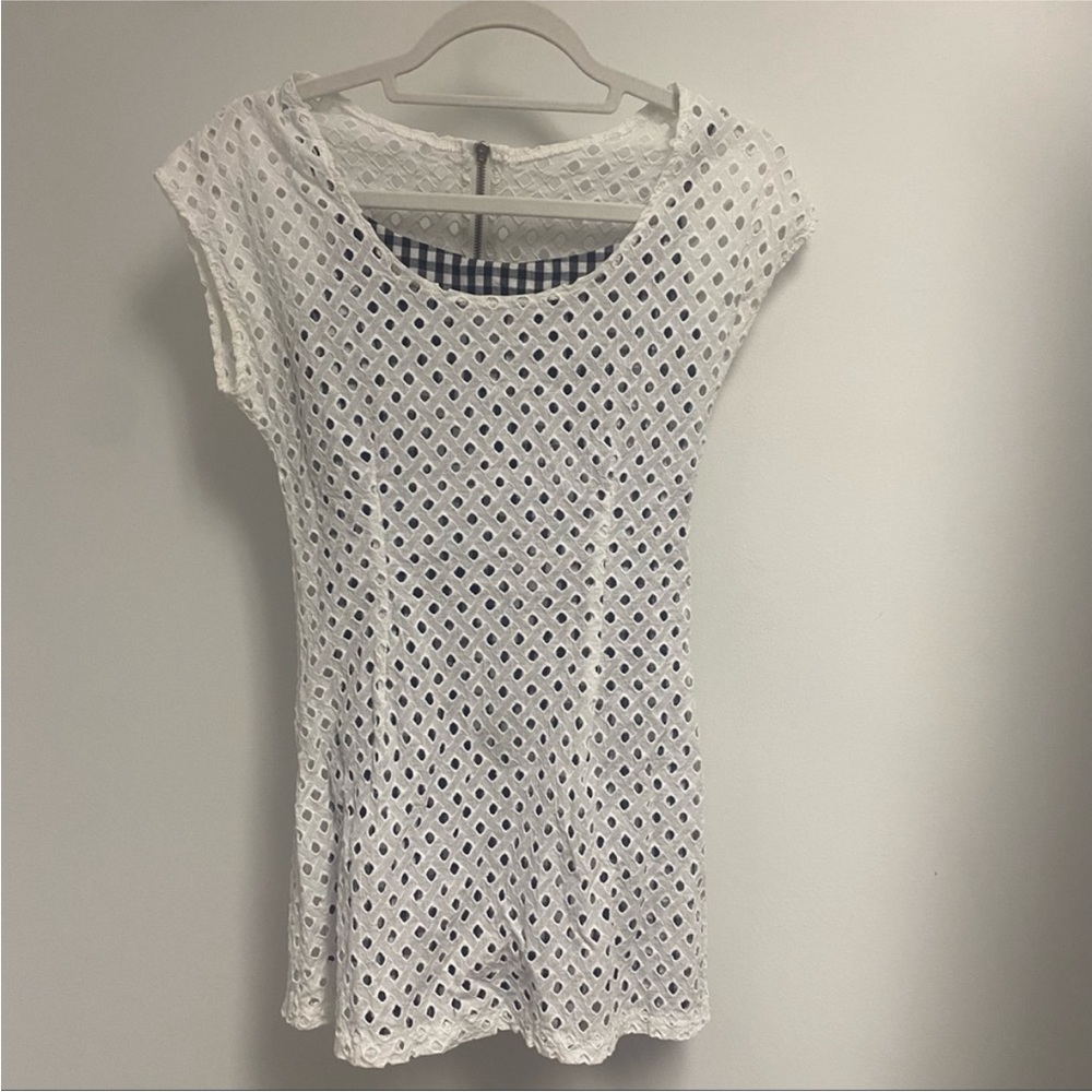Revolve - Picture 3 of 10